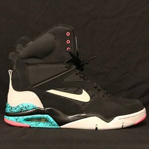 nike air command force spurs size 13